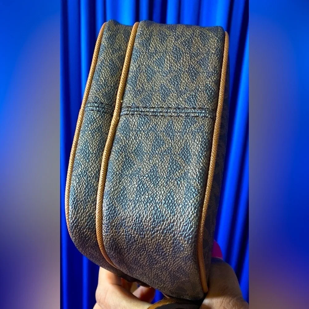 MICHAEL KORS Jet Set Travel Signature PVC Medium Logo Chain Crossbody Bag, EUC